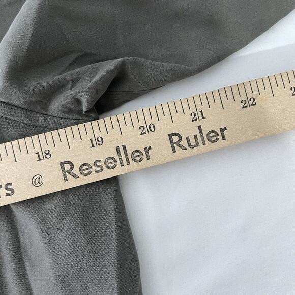 J McLaughlin Shirt Womens Large Green Silk Button Up Long Sleeve Casual Pockets - Picture 6 of 7